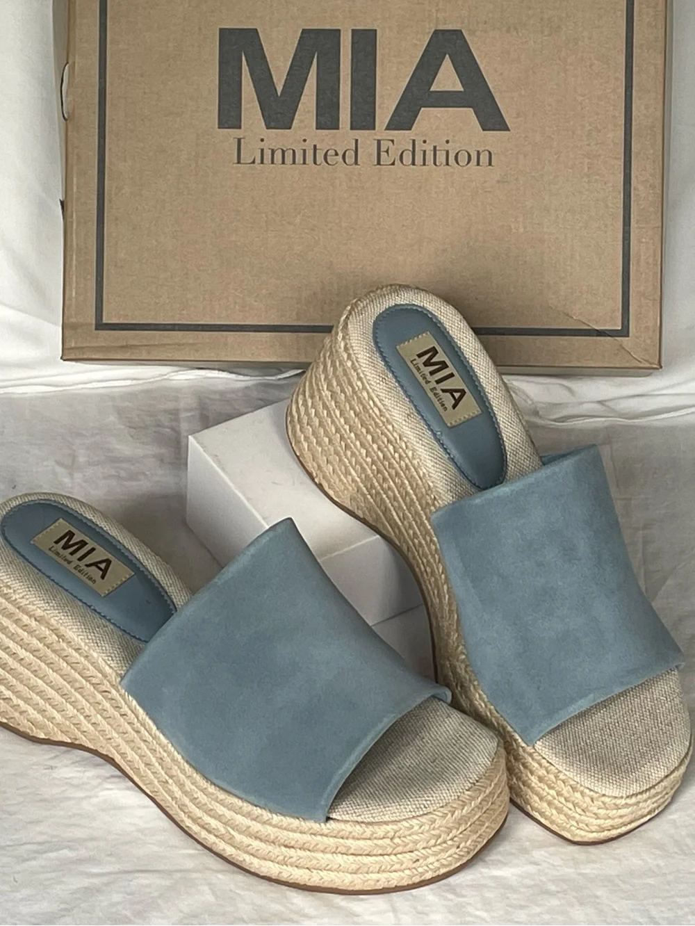 MIA suede upper